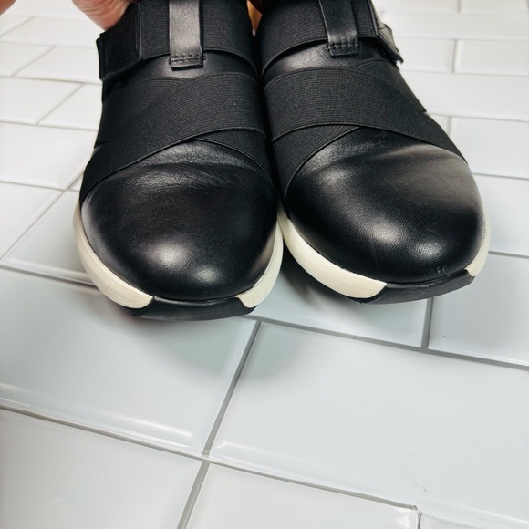 Clark’s Un Rio Strap Black Leather Slip-On Shoes 261456144070 - Picture 7 of 11